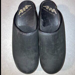 Women's Swedish Clogs